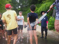 バスに乗る前に汚れを落としました！