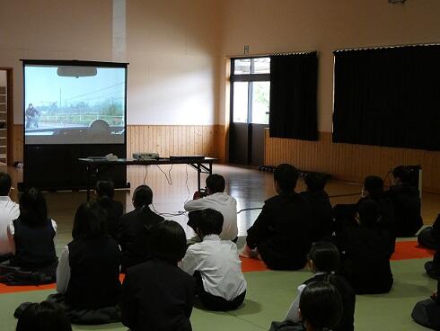 安全な自転車の乗り方に関する動画視聴