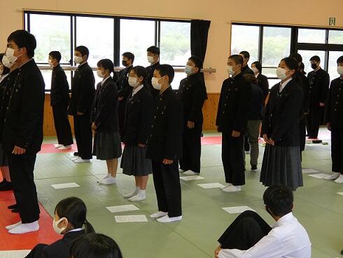 「いじめ根絶宣言」２・３年生による唱和