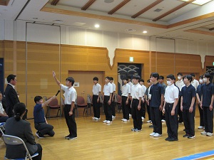 選手宣誓　機械科３年の萩原君