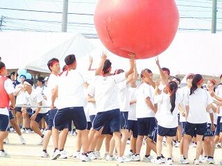 ３年団技　大玉転がし