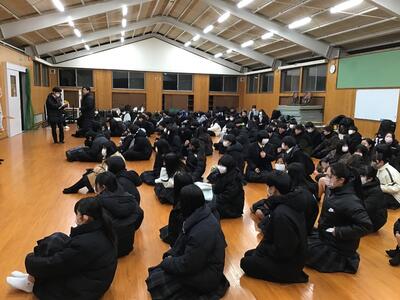 武道場での集合の様子