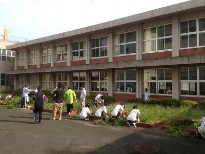 奉仕作業の様子