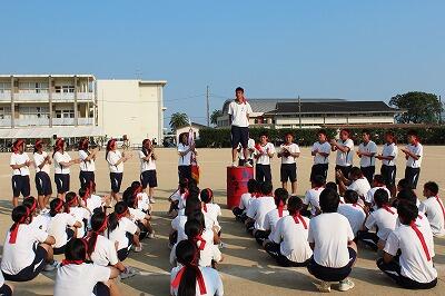 赤団 解団式の様子 赤団 解団式の様子