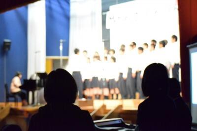 都農高校　合唱コンクール　見守る姿