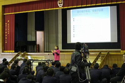 外山明美さん講話風景