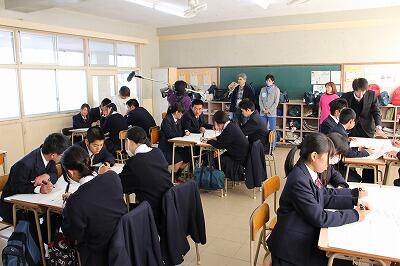 猫をかぶっている！？生徒たち