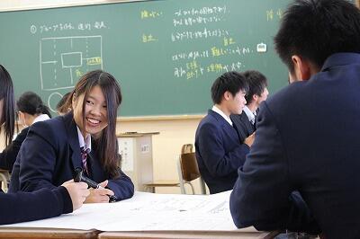 都農高校生徒の笑顔