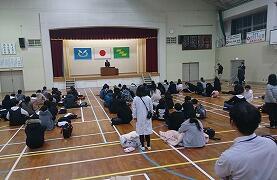 全校集会です