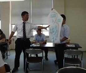 発表を見守るＯ先生