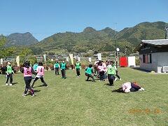 しっぽとりを行っています