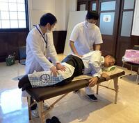 施術している様子