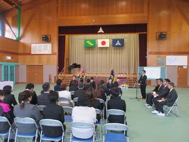 開式の様子の写真