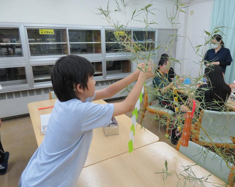 飾り付けの様子①