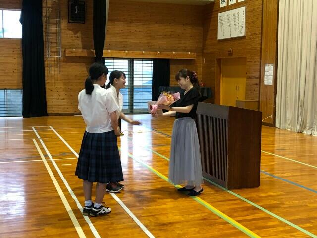 お世話になった先生とお別れ