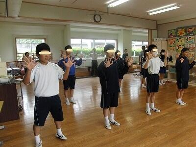 ほら、ガラスの壁のできあがり！