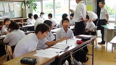 ３年生学級活動の様子