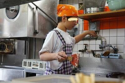 おぐら出北店での様子