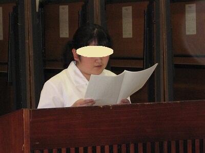 ２学期の抱負を発表する２年生