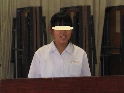 ２学期の抱負を発表する３年生