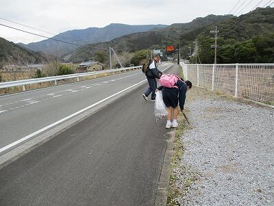 ゴミ拾いの様子