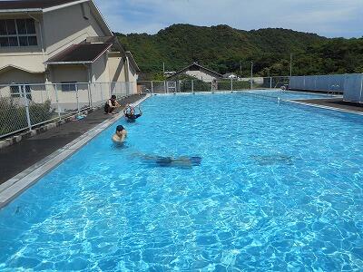 プール初日