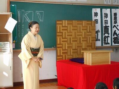 講師　神田紅さん