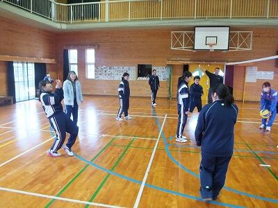 午前中のミニバレーの様子です。