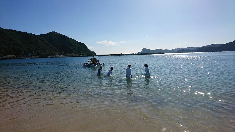 みんな海の中へ・・・。