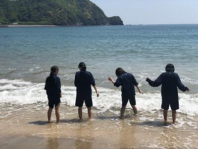 海水の冷たさが心地よい絶好の天気でした