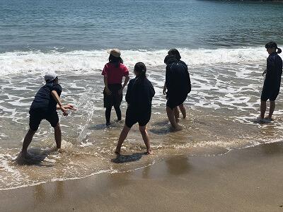 美しい海を前に心も弾みます