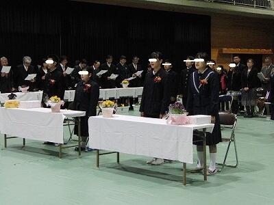 校歌が盛大に響き渡りました。