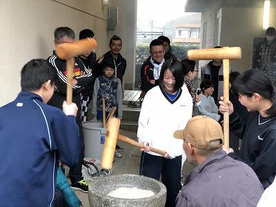 餅つきの様子です