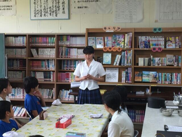 貝殻ストラップづくり