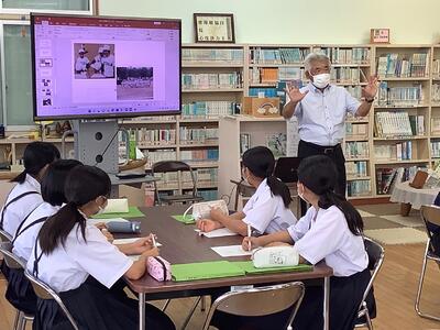 ご自身の教師経験や失敗談を語る酒井さん