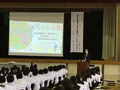 データサイエンスについて語る西脇教授