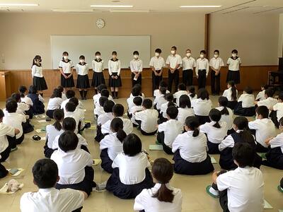 中学生に研究成果を発表した延岡高校生たち　