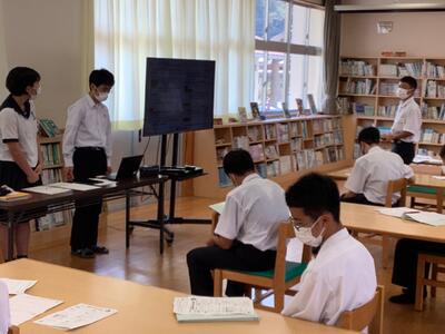 　中学生からは率直で鋭い質問もたくさん出された