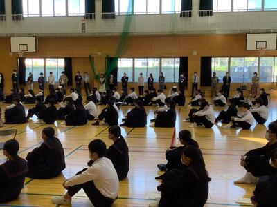 　　２２名の講師の方々を紹介